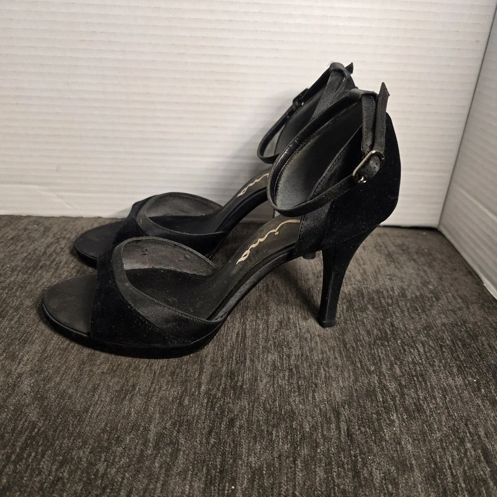 Nina Black Velvet Satin Ankle Strap Stiletto Heels Sandals Womens 8.5 M Evening